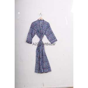 Kimono chic : rehaussez votre tenue décontractée avec un kimono 100 % coton pur, col en V, design épuré et imprimé floral, idéal pour les occasions décontractées. - Product Image 4