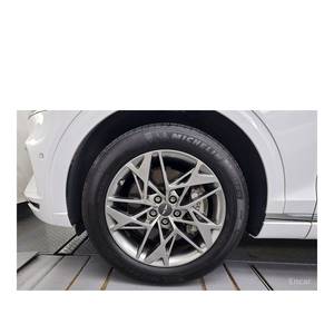 Genesis GV70 2.5T AWD 2024, SUV a Gasolina con 29,627 km, Emisión Euro V, Caja de Cambios Automática, Asientos de Cuero, Cámara Trasera, Volante a la Izquierda - Product Image 5