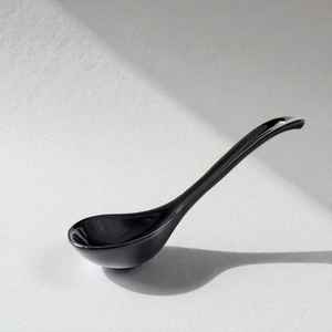 Cucharas de cerámica hechas a mano con color personalizado, cucharas para pudín de hotel y restaurante, cuchara de cerámica de mango largo para sopa y fideos. - Product Image 6