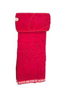 Tissu en velours rouge de qualité supérieure, brodé de motifs floraux, travail au fil sur velours doux, idéal pour les tenues de soirée et les robes de mariée haut de gamme. - Product Image 4