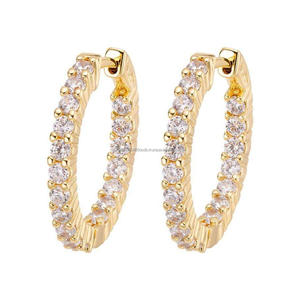 Boucles d'oreilles créoles classiques en moissanite, argent sterling 925 plaqué or, bijoux luxueux et étincelants pour femmes - Product Image 1