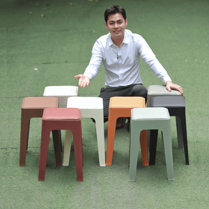 เก้าอี้พลาสติกสีดำแบบมีเบาะ - เก้าอี้พลาสติกสำหรับสวนแบบกันน้ำ ขนาดกะทัดรัด เหมาะสำหรับการพักผ่อนในสวนยามบ่าย - Product Image 4