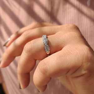 Anillo Infinito Minimalista con Diamantes Redondos Engastados en Pavé, Oro Sólido de 14K, Media Eternidad, Diamantes Cultivados en Laboratorio, Anillo Delicado para Fiesta, Regalo para Ella - Product Image 6