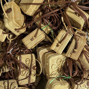 Sac à main demi-lune en rotin tressé fait main pour femme, style bohème d'été, doublure en coton naturel, portable - Product Image 5