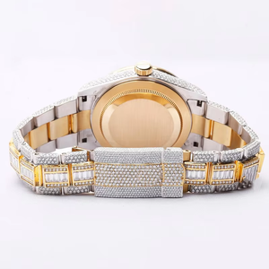 Montre en moissanite de qualité supérieure avec des pierres étincelantes et un savoir-faire de haute qualité pour un aspect élégant, en provenance d'Inde. - Product Image 4