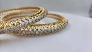 Brazalete de Oro Amarillo de 14K con Diamante HPHT de Una Sola Línea, 8 Puntas, Color FG, Pureza VS2, Certificado IGI, Joyería Fina para Mujer, Más Vendido - Product Image 4