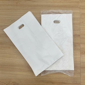 Bolsas de Plástico Personalizadas de HDPE/LDPE con Corte Troquelado |   Bolsas Impresas para Compras y Venta Minorista - Product Image 1
