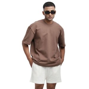 Camiseta de hombre 220 GSM, extragrande, 100% algodón, manga corta, cuello redondo, sencilla, holgada, cómoda, con logo bordado. - Product Image 1