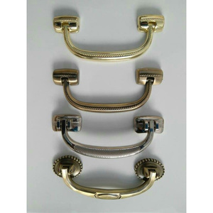 Manijas de Latón Antiguo al por Mayor para Ataúdes, Juego de Herrajes Metálicos de Aleación de Zinc Estilo Europeo para Ataúdes, Suministros Funerarios, Precio de Fábrica - Product Image 1