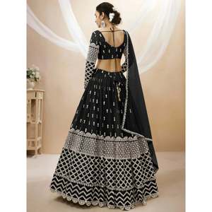 Vestido de cóctel negro de georgette, lehenga choli para recepción con trabajo de zari - Product Image 2