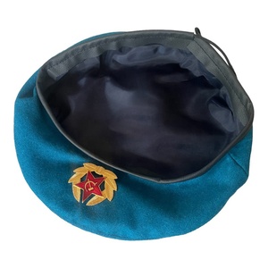 หมวกเบเรต์ขนสัตว์ปักโลโก้แบบกำหนดเองคุณภาพสูงสำหรับผู้ชาย ชุดฝึกซ้อมฤดูหนาว - Product Image 2