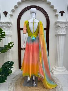 Ensemble indien pakistanais dégradé en Foux Georgette, style Anarkali, avec blouse à col en V, Dupatta et bordure en strass, longueur au sol, séchage rapide - Product Image 3