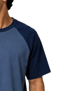 Camiseta raglán azul marino y azul acero personalizada para hombre, de manga corta, cuello redondo, algodón, estilo casual con bloques de color. - Product Image 4