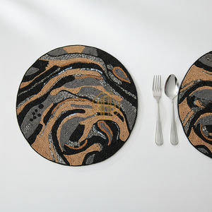 Manteles Individuales de Tela de Satén Bordados con Cuentas, Hechos a Mano, de Lujo, Personalizados NOORIMS AKBAR HANDICRAFTS, Venta al Por Mayor - Product Image 1