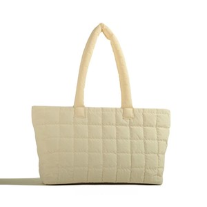 Bolsa de Mano Impermeable de Gran Capacidad, Estilo Invernal, Simple y Suave, Hecha en Vietnam. - Product Image 1