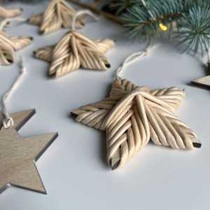 Adorno Navideño de Estrella de Ratán Hecho a Mano, Decoración Colgante Tradicional para Interiores, Regalo Artesanal para Navidad y Año Nuevo - Product Image 2