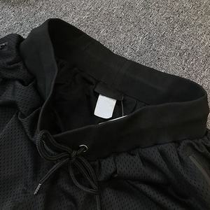 Shorts de basket-ball pour hommes personnalisés 100% polyester Solide Respirant Séchage rapide Maille - Product Image 4