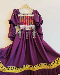 Elegante vestido de novia afgano de seda morada con corpiño con intrincados detalles de espejo y minivestido a juego para conjunto madre e hija. - Product Image 1