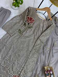 Elegante Conjunto de Kurti, Pantalón y Dupatta de Georgette Sintético con Bordado de Lentejuelas de Sarga, Diseñado para Ocasiones Festivas, Estilo Bollywood - Product Image 6