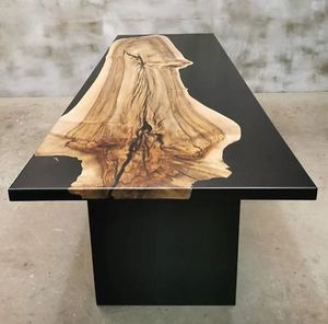 Table à manger en bois massif de noyer avec plateau en résine époxy noire, design rectangulaire moderne, durable et fait main - Product Image 4