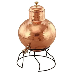 Distributeur d'eau artisanal haut de gamme en cuivre pur à 100 % avec support, réservoir de stockage d'eau Matka traditionnel martelé pour l'ayurvedisme - Product Image 1