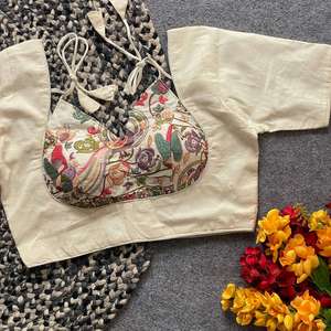 Blusa de Diseño con Bordado, Algodón Khadi, Acolchada, con Espalda Abierta, Completamente Cosida y Lista para Usar - Product Image 4