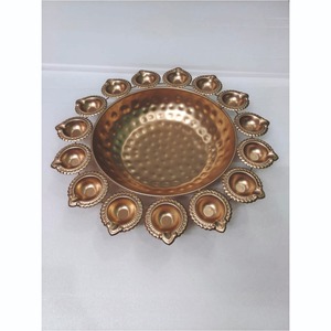 Juego de Urli Decorativos de Metal Hechos a Mano, Maceta Dorada con Forma de Flor de Loto para Decoración de Bodas y Diwali, Portavelas de Hierro para Velas de Té - Product Image 3