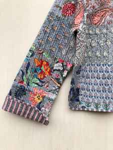 Chaqueta Acolchada de Algodón Hecha a Mano con Estampado Floral Reversible, Chaqueta Corta con Bolsillos Delanteros para Otoño - Product Image 6