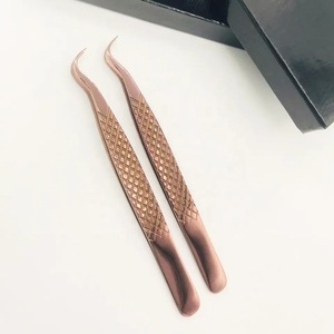 Pinzas Profesionales para Cejas en Oro Rosa, Herramienta de Precisión para Pestañas, Acero Inoxidable, Ecológicas y Duraderas - Product Image 4
