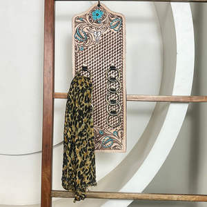 Nouveau support mural rustique en cuir de vachette artisanal pour foulards, torchons et chiffons, organisateur de cuisine, décoration intérieure - Product Image 4