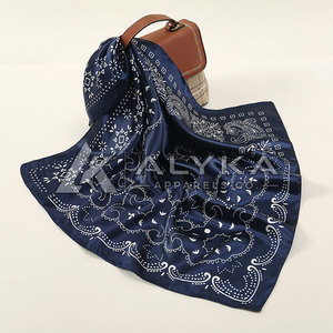 Commande en gros de bandanas unisexes de luxe personnalisés à motifs 100% soie pour les équipes, les clubs, les événements et les entreprises - Haute qualité - Product Image 4