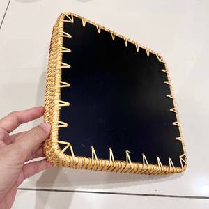 Plateau de service carré en rotin naturel tressé, multicolores, fait main, produit très vendu, pour la décoration intérieure par UO - Product Image 3