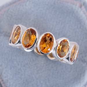 Anillo de Plata de Ley 925 de Alta Calidad con Citrino Ovalado de 6x8mm, Corte Brillante, Engaste de Garras, Forma de Flor, Moderno y Elegante - Product Image 2