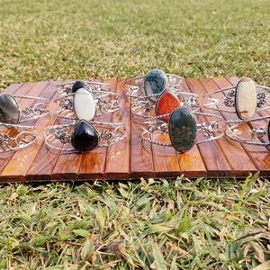 Brazaletes de Latón con Piedras Preciosas Naturales, Bañados en Plata, Clásicos Unisex para Equilibrio Energético, Bienestar Espiritual, Regalo Elegante - Product Image 3