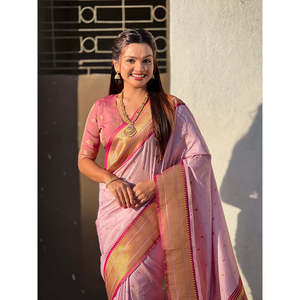 Sari traditionnel pour femme en soie douce lavande Paithani tissé Zari, protection solaire, vêtements indiens et pakistanais par Elite Weaves 650g - Product Image 5