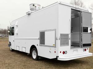 18-foot <b>Freightliner</b> MT45/MT55 Step Van Converted 4 Wheel Stainless Steel & Iron Outdoor Food <b>Truck</b> Slicer Griddle Pizza Oven - Product Image 4