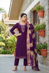 Dernière collection de costumes prêts-à-porter en modal avec motifs Butti sur toute la surface et broderies manuelles sur le col et les manches, avec pantalon et dupatta, vente en gros. - Product Image 5