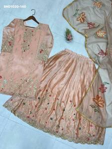 Proveedor de la India de conjuntos de lehenga, kurti de manga larga y dupatta, de diseño elegante, en tela chinon con bordado de lentejuelas, listos para usar. - Product Image 6