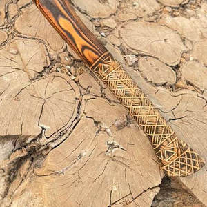 ขวานไวกิ้งเกรดอุตสาหกรรมสไตล์นอร์ดิก พร้อมหัวขวานลายสลัก ด้ามจับหุ้มหนัง และด้ามไม้แบบเรียบง่าย - Product Image 5