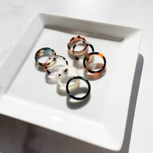 Anillo de cóctel de resina para mujer MN EXPORTS, con cuentas doradas, piedra de resina ovalada, diseño geométrico moderno cristiano, certificado por terceros, para fiesta - Product Image 5