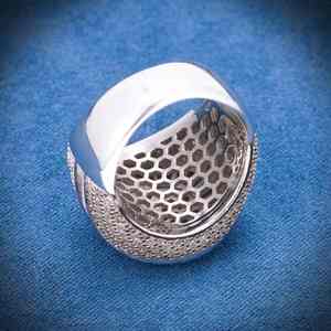 Bague Cœur Baguette Plaqué Or Sertie de Pierres Moissanite, Bijou Hip Hop Unisexe Tendance et Audacieux - Product Image 3