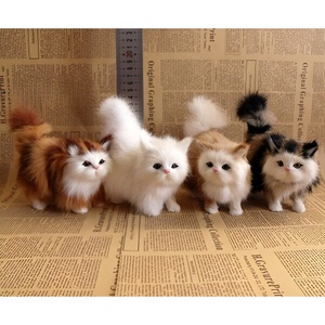 Lindo Peluche de Gato de Pelo Sintético Suave de 12 cm, Modelo de Gato Artificial, Juguetes de Peluche para Niños y Niñas, Regalo de Cumpleaños o San Valentín - Product Image 1