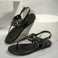 Sandales légères pour femmes, design original, avec chaîne en strass, type tongs, chaussures plates de plage été 2026, vente en gros, directement de l'usine