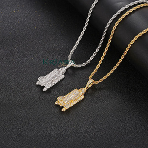 Pendentif Navette Spatiale en Argent 925 Plaqué Or 18K avec Diamant de Laboratoire Rond, Style Hip-Hop Unisexe, Idéal pour le Quotidien - Product Image 5