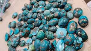 Lote de Gemas de Turquesa Natural Cabujón Pulidas de Formas Mixtas Sueltas para Fabricación de Joyas - Product Image 1