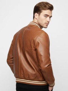 Chaqueta Varsity de Cuero Marrón para Hombre - Product Image 2