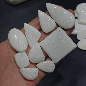 Lote de cabujones de scolecita blanca natural al por mayor, lote de piedras preciosas de scolecita para la fabricación de joyas - Product Image 1
