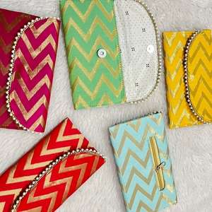 Soie Lehriya Design pochette sac à main indien enveloppe en tissu pour cadeau de retour indien faveur de mariage faveur de fête - Product Image 3