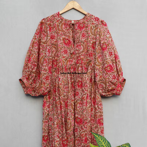 Hermoso vestido floral de algodón con estampado a mano, vestido para uso casual, vestido con estampado a mano. - Product Image 2