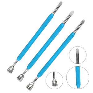 TEEJAY 002 Rouge – Kit d'outils repousse-cuticules double embout en acier inoxydable pour manucure et soin des cuticules – Réutilisable, conception à double tête - Product Image 2